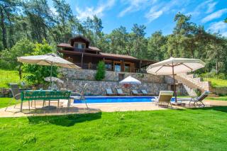 Villa Gizli Cennet, Göcekte Havuzu Korunaklı Helal Tatil Villası.