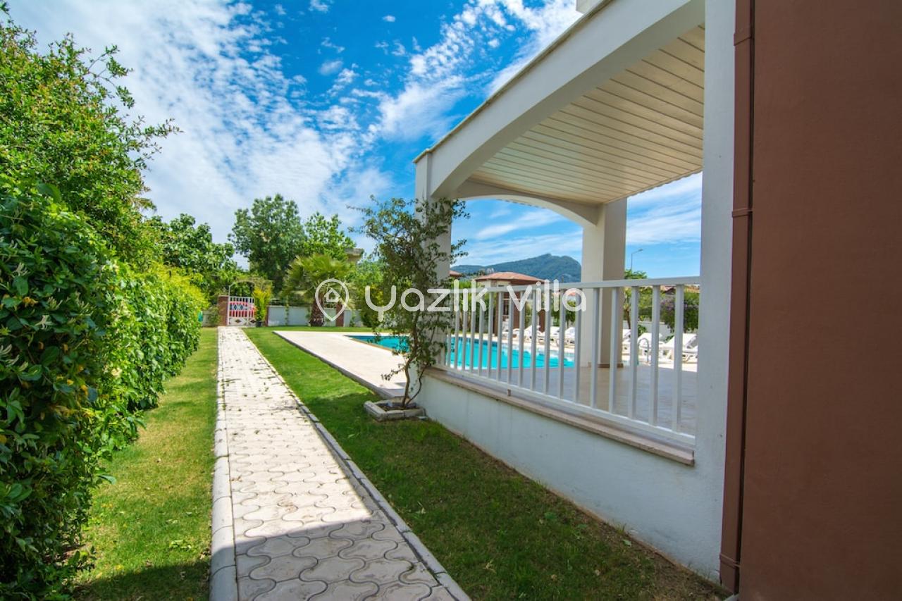 Villa Amazon