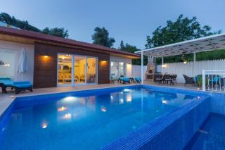 Villa Pınar Kalkan İslamlarda Havuzu Korunaklı Balayı Tatil Villa